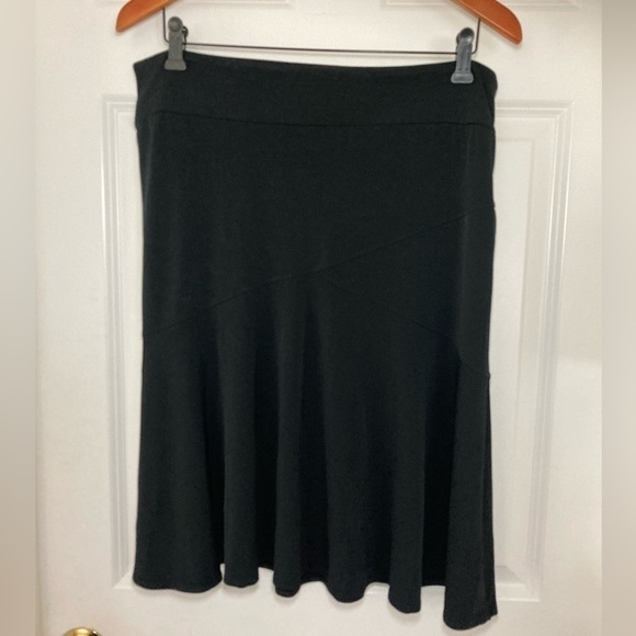 Merona Dresses & Skirts - Merona Black stretchy flared skirt